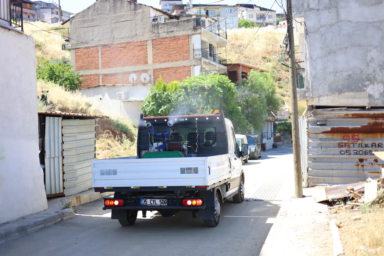 Karabağların 58 Mahallesinde İlaçlama Seferberliği Devam Ediyor
