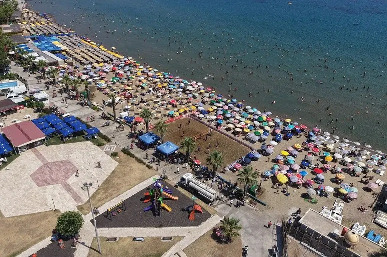 Sahil, Güneş ve Voleybol