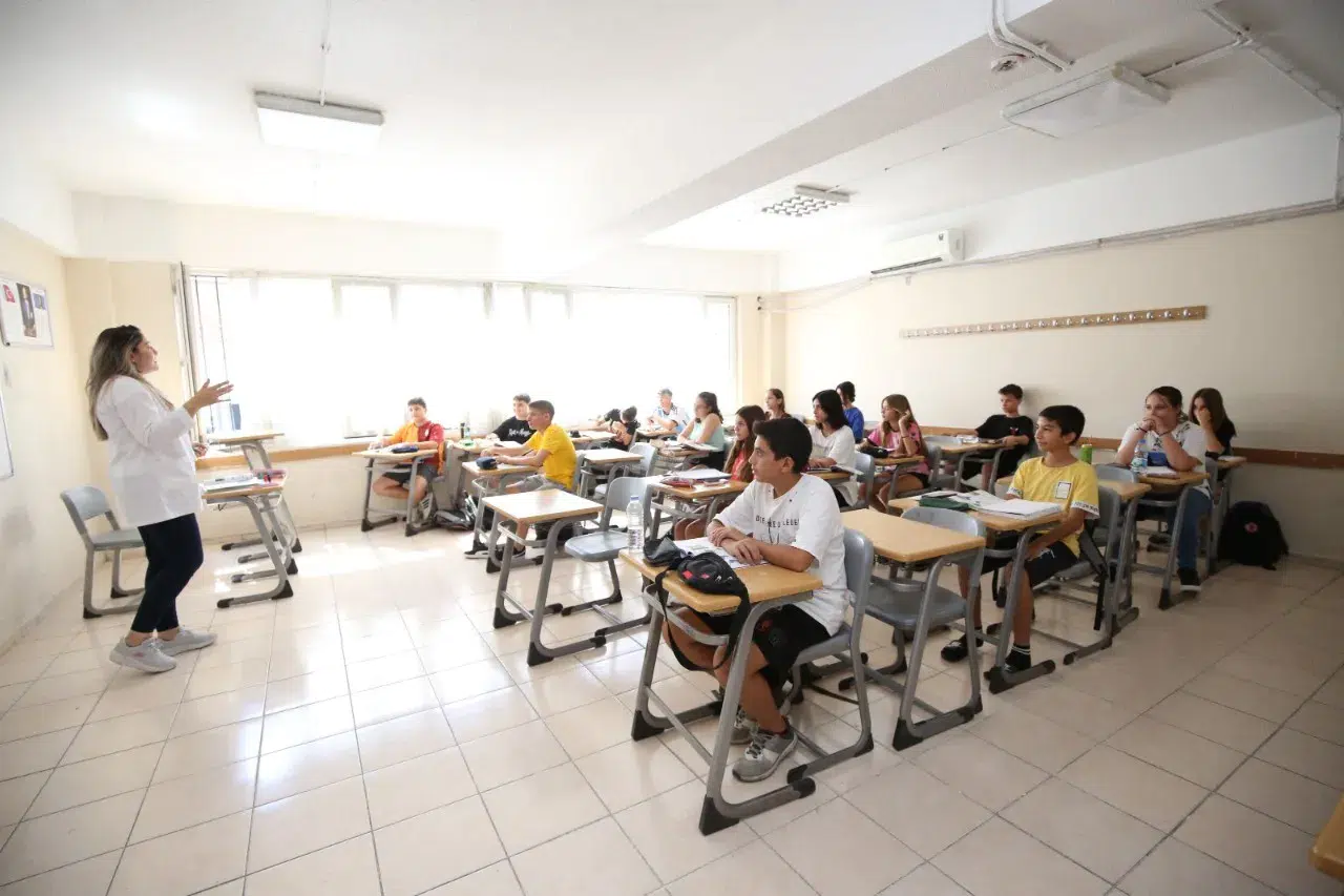 Karşıyaka Belediyesi’nden öğrencilere tercih desteği