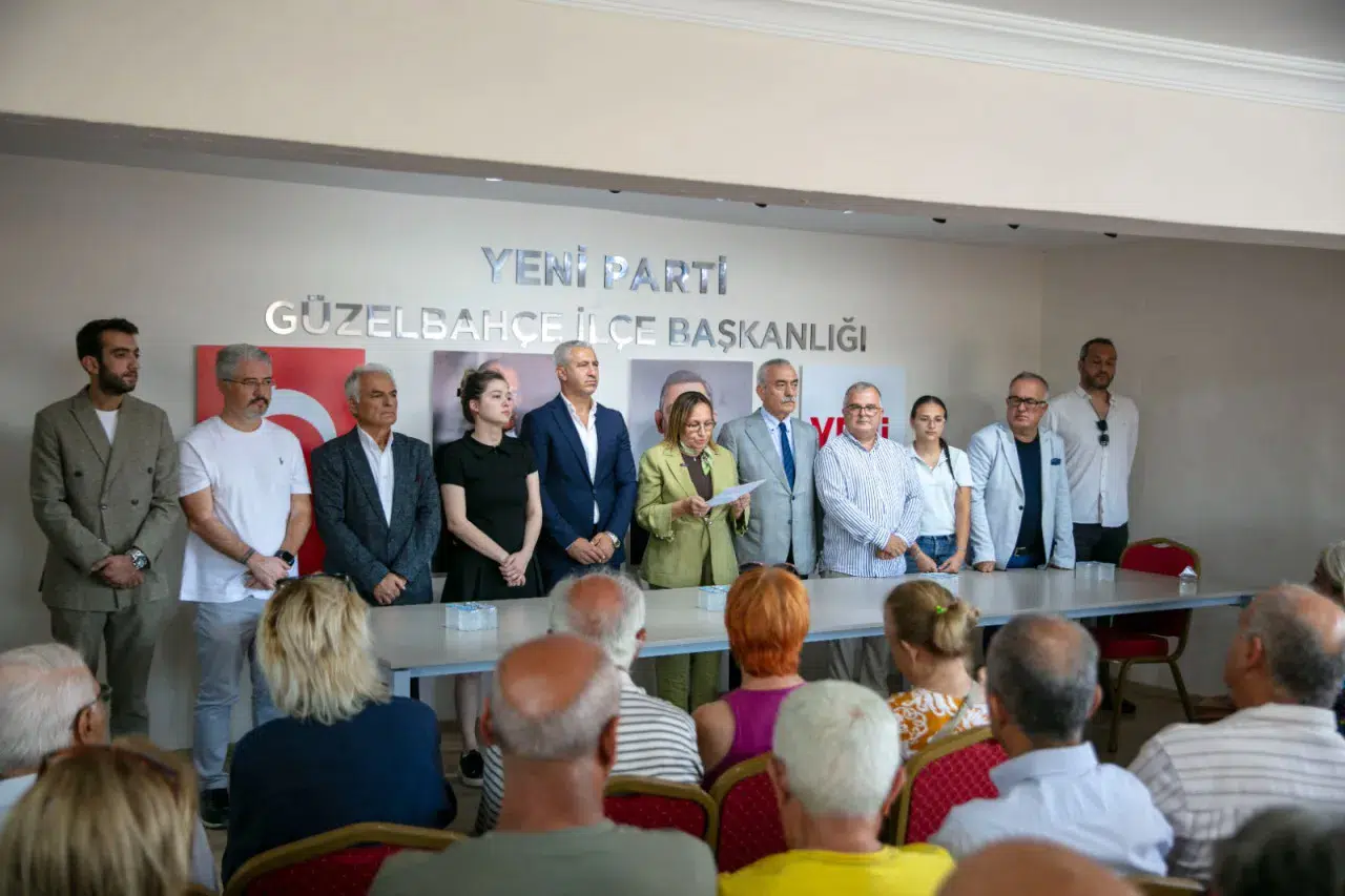 Güzelbahçe'de Yeni Parti'ye Toplu Katılım