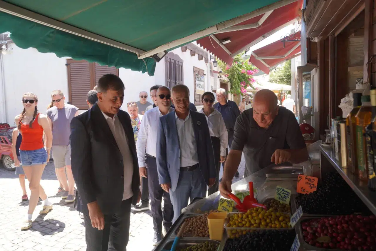 “Seferihisar’a değer katacak her adımın yanında olacağız”