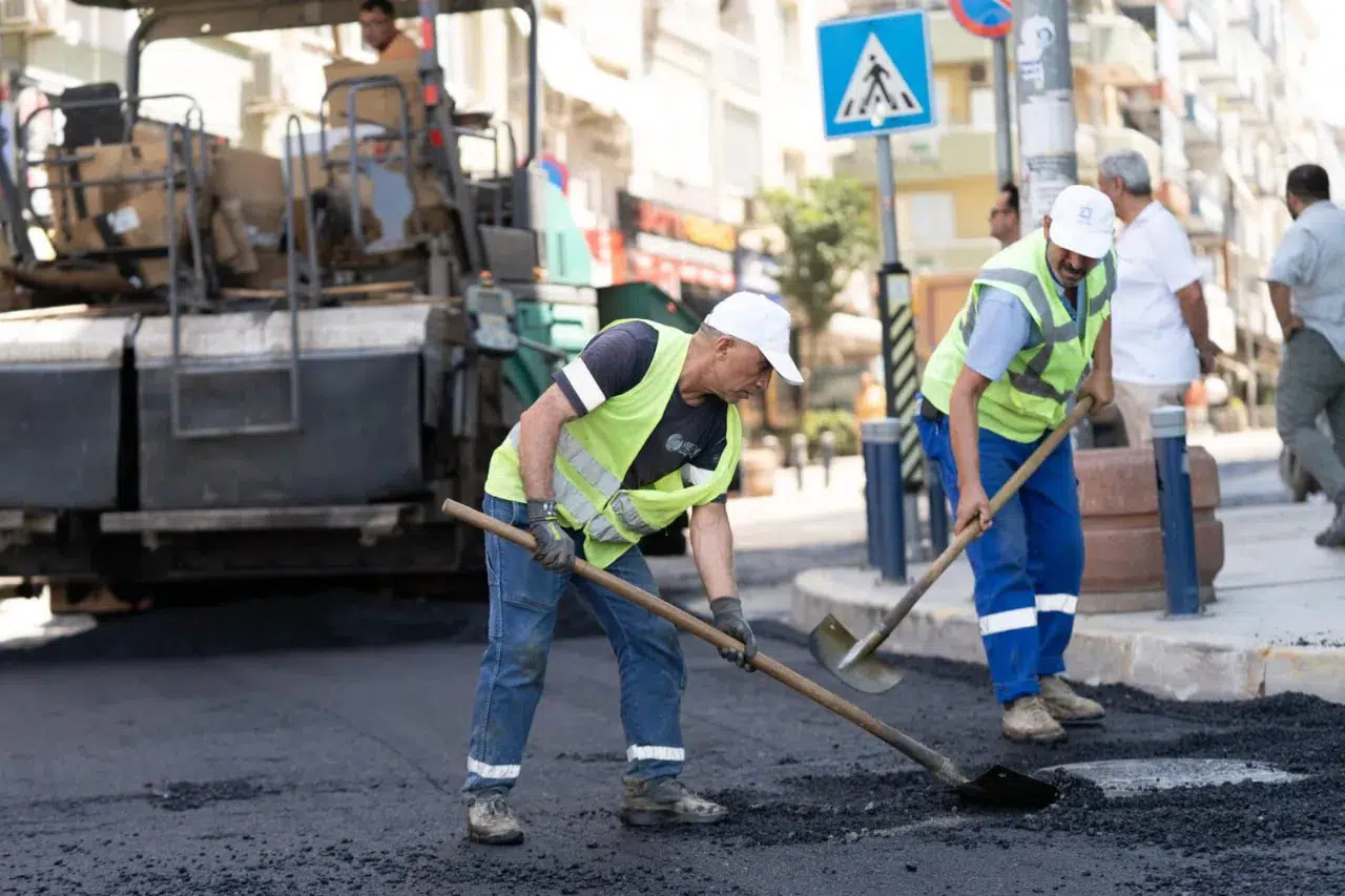 Balçova'nın Ana Arteri Ata Caddesi Yenileniyor, Güvenlik ve Konfor Artıyor
