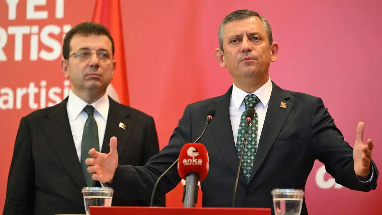 CHP lideri Özel'den "İmamoğlu'yla ayrılık" söylentilerine net yanıt