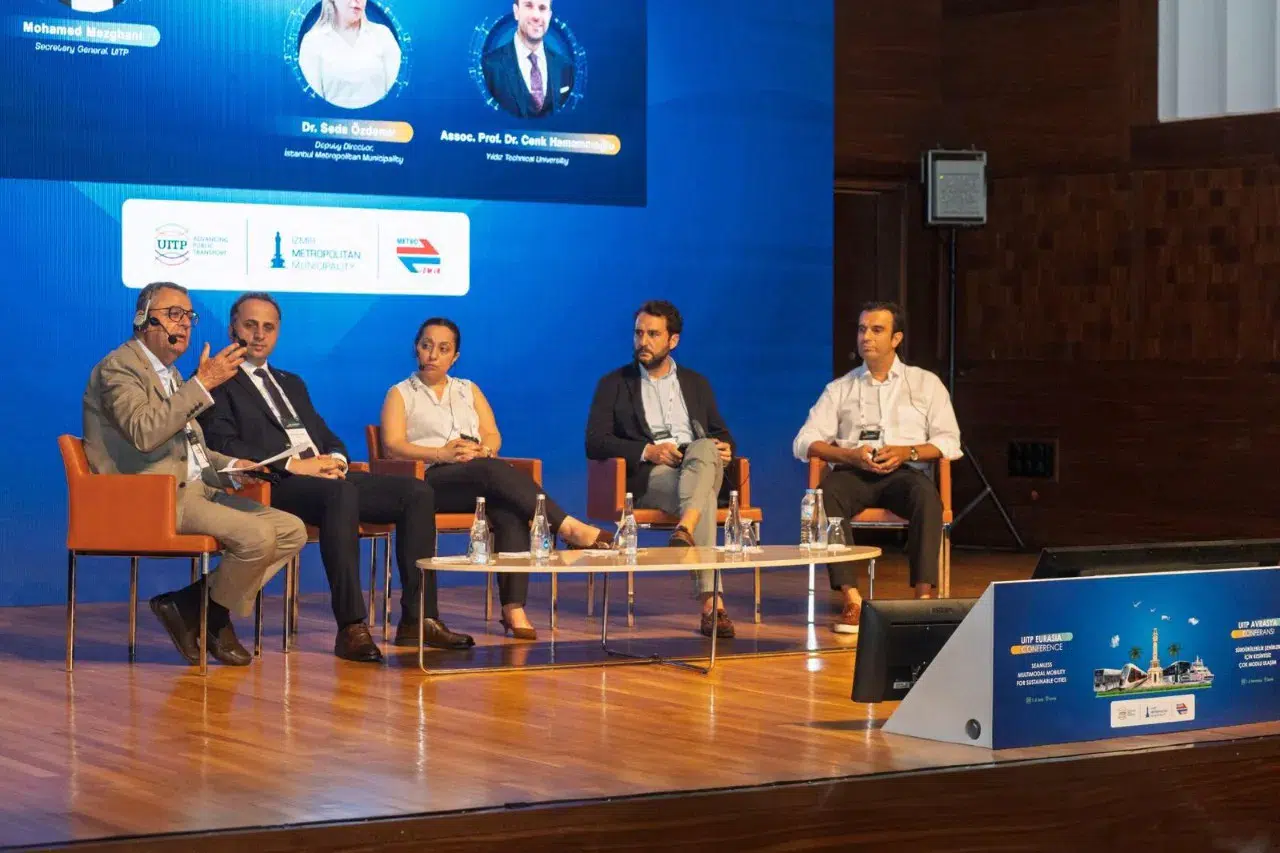 İzmir'de Sürdürülebilir Ulaşım Konferansı Başladı: 100'den Fazla Ülkeden Katılımcılar Var