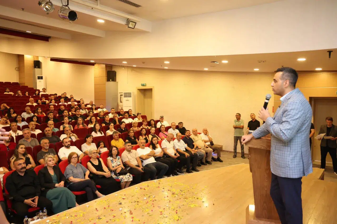 Çiğli'de 2 Temmuz Anması: Karanlıkla Aydınlık Mücadelesi Vurgulandı
