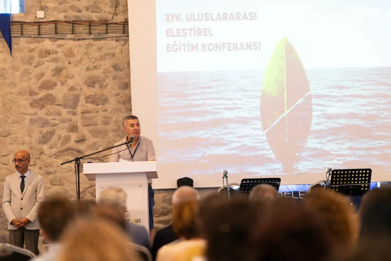İzmir'de Uluslararası Eleştirel Eğitim Konferansı 2026 başladı: "Otoriter Zamanlarda Sınıfı Yeniden Kurgulamak" teması