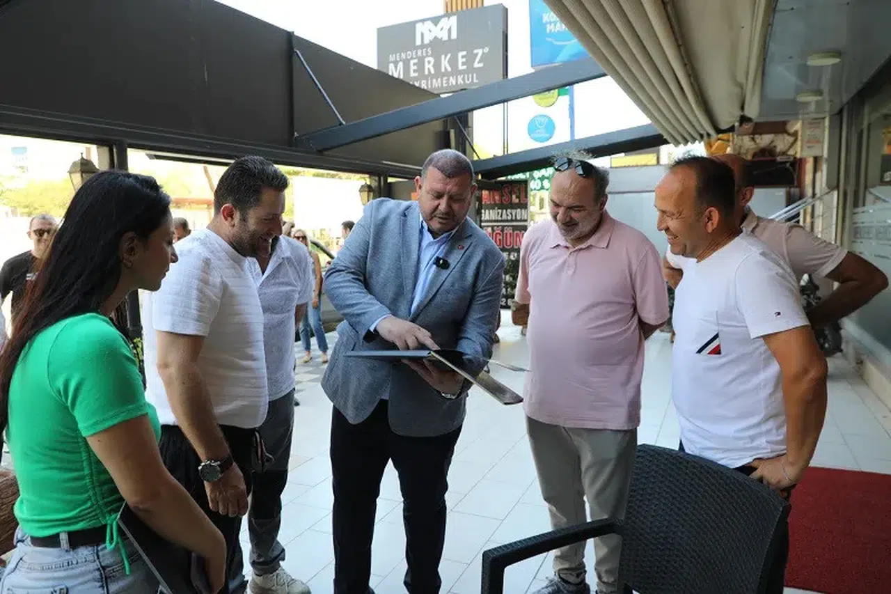 Başkan Çiçek, Menderes'te vatandaşlarla buluşarak hizmet hedeflerini açıkladı