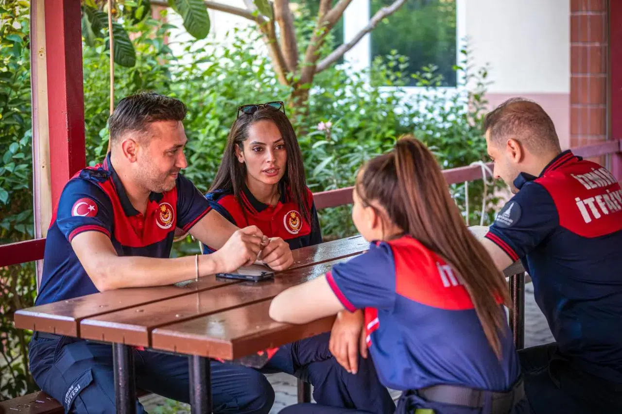 Ön yargıları alevlerin içinde bırakıyor