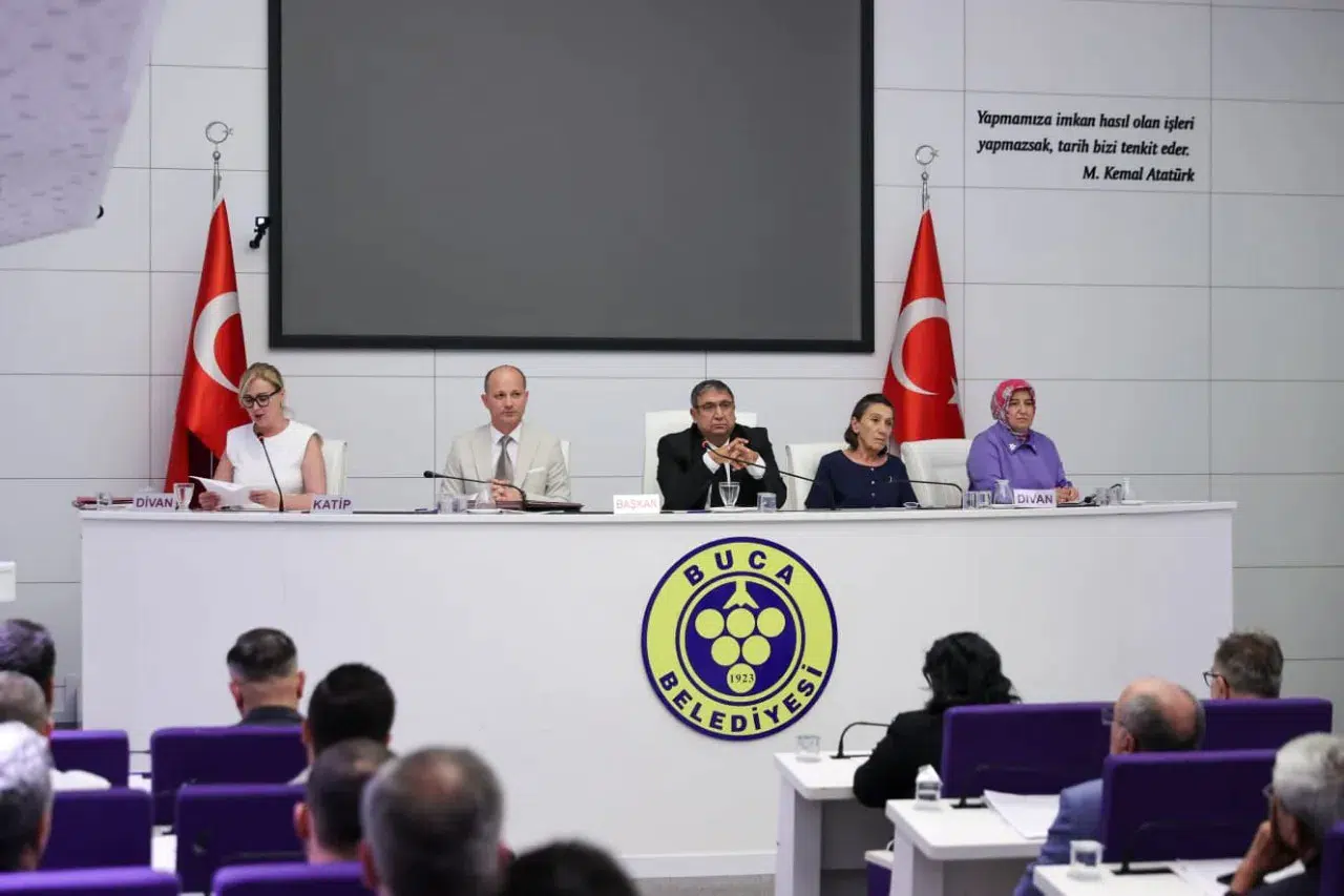 Buca'da 3. Yaş Üniversitesi Projesi Meclisten Geçti, Yaşlılar İçin Yeni Fırsatlar Sunacak