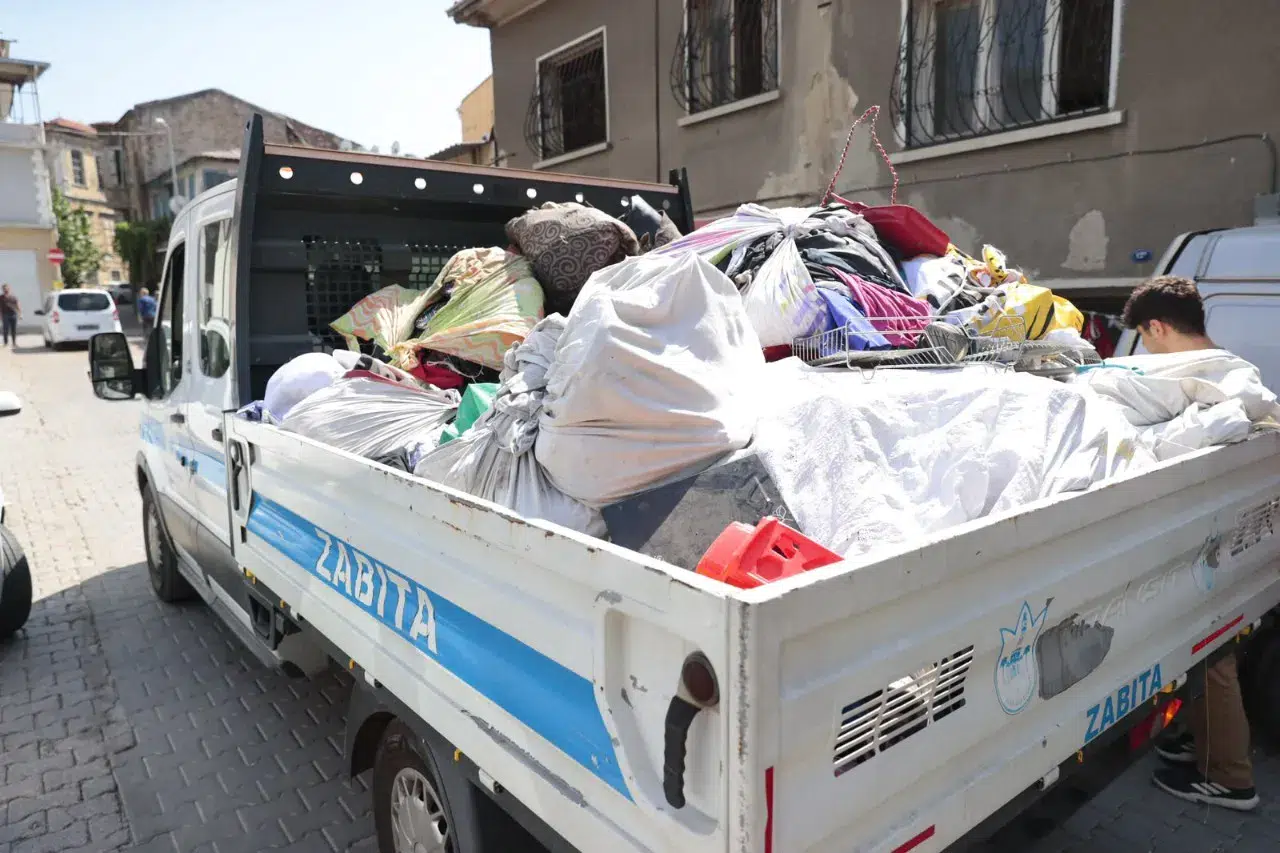 Konak zabıtasından izinsiz seyyar satışa sıkı denetim