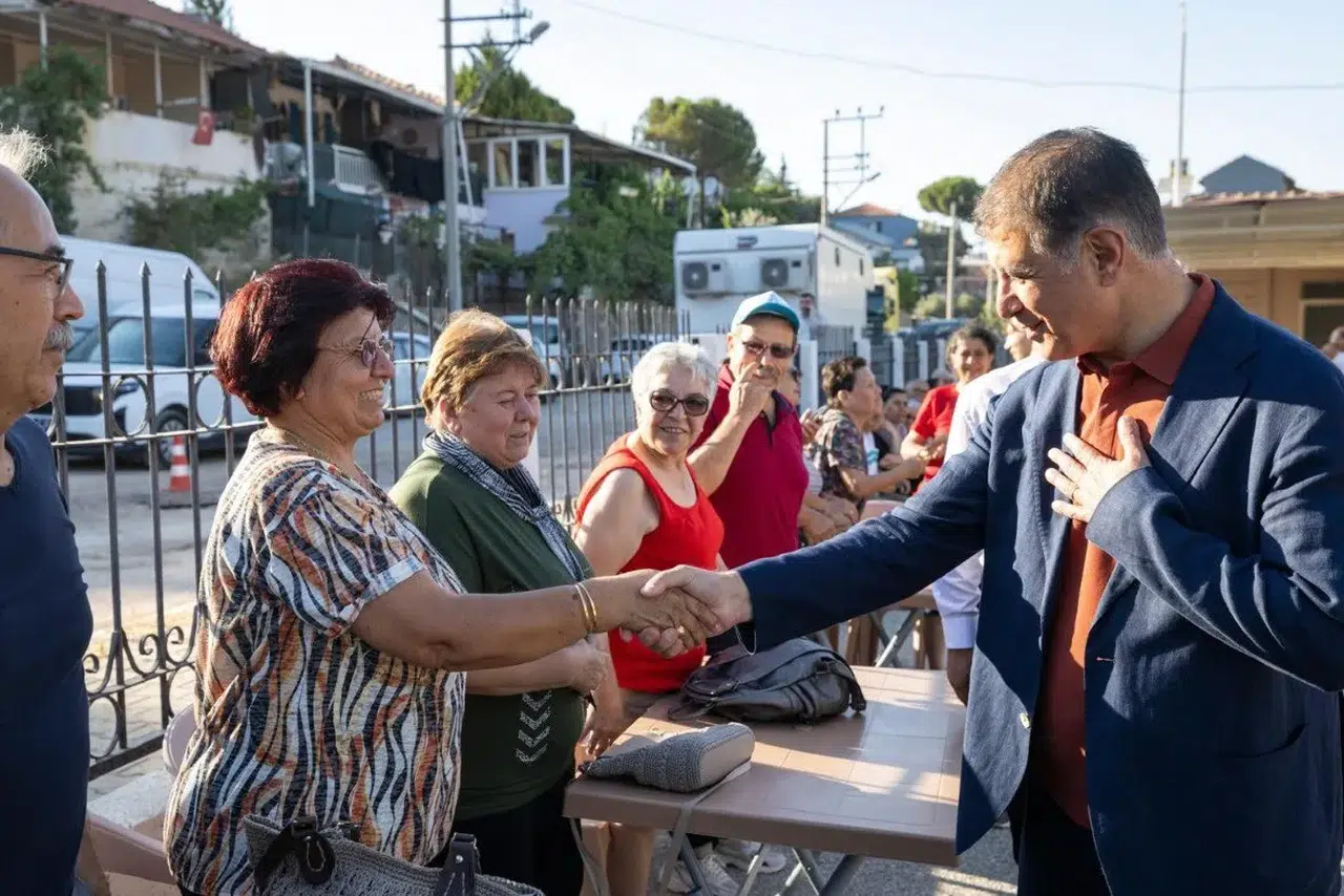 Başkan Tugay'dan Uzundere Cemevi'nin yenilenmesi için destek sözü ve anlamlı aşure etkinliği mesajı