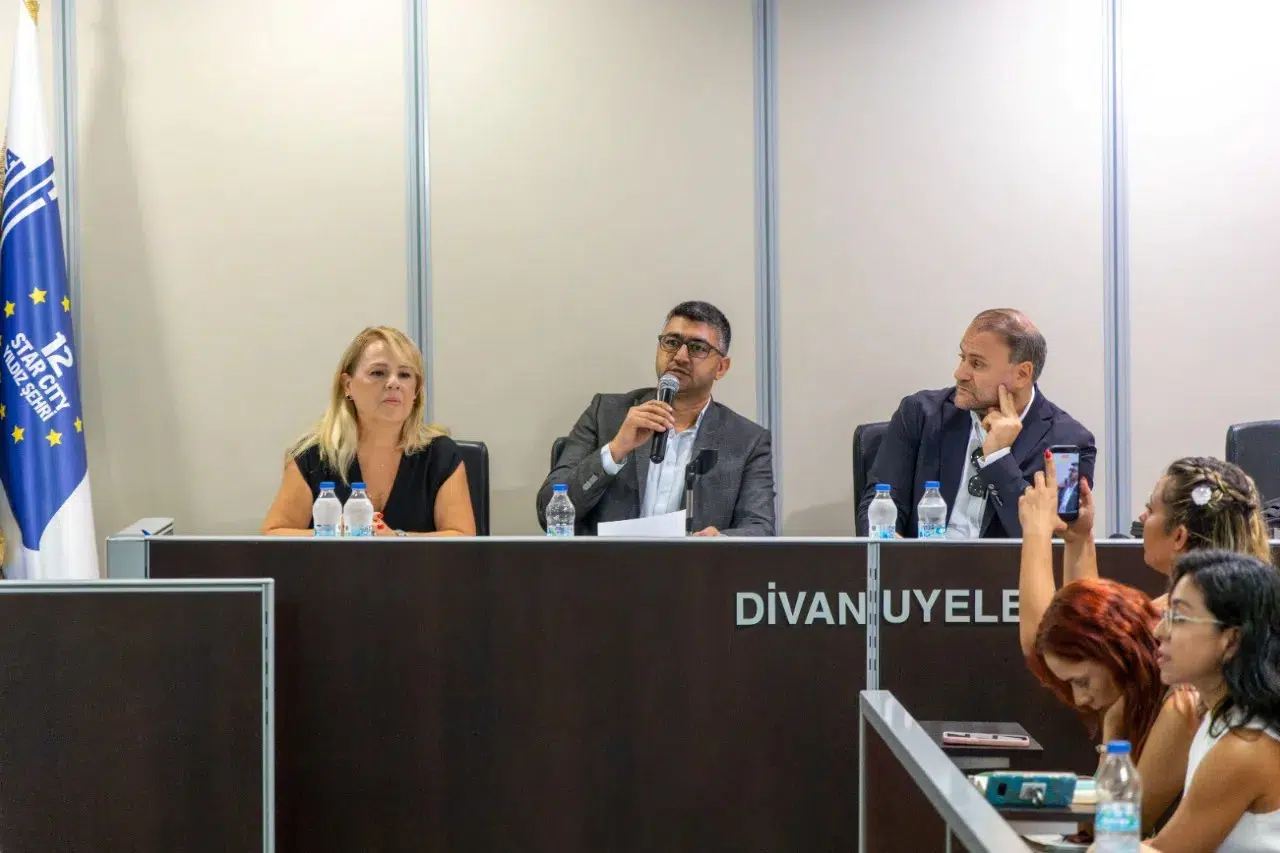 Karşıyaka’da kentsel dönüşüm zirvesi: Uzmanlar vatandaşlarla buluştu