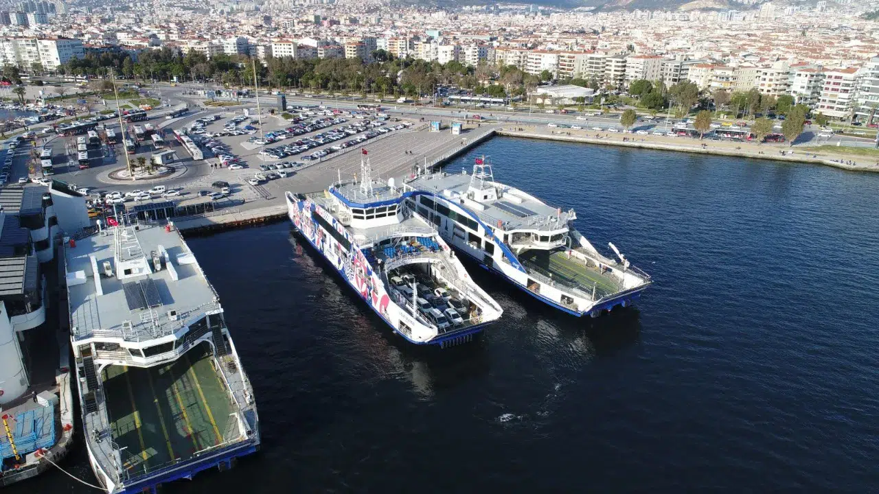 Bostanlı-Üçkuyular Vapur Hattı'nda Ek Seferlerle Trafik Rahatlıyor