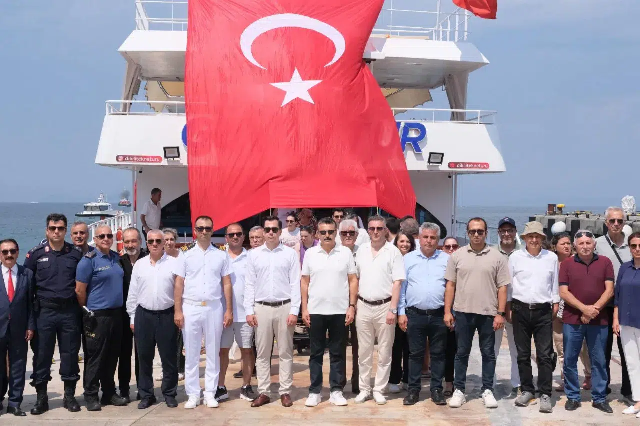Dikili'de 100. Yıl Coşkusu: Kabotaj Bayramı Büyük Katılımla Kutlandı