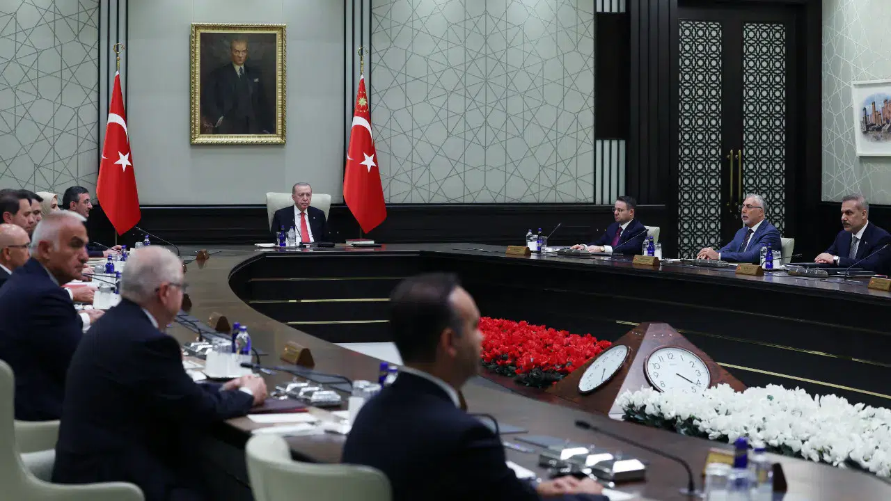 Erdoğan'dan ekonomik destek paketi ve Kıbrıs mesajı: Terörle mücadeleye yasal düzenleme geliyor