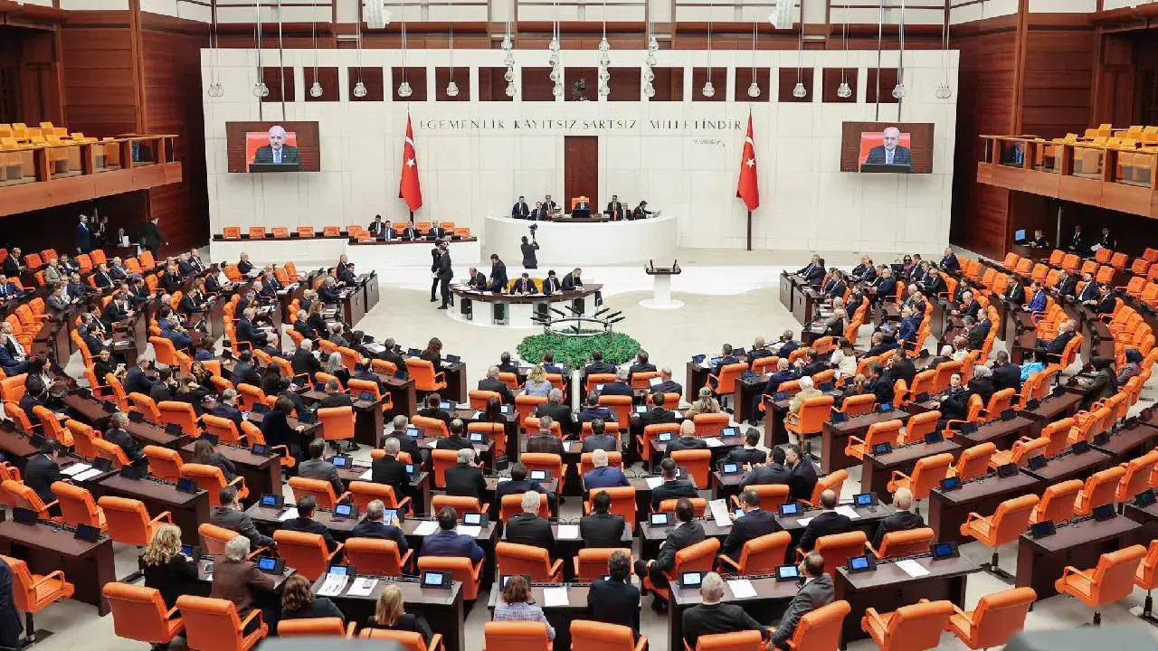 TBMM tatile girerken 14 komisyon neden çalışmaya devam edecek?