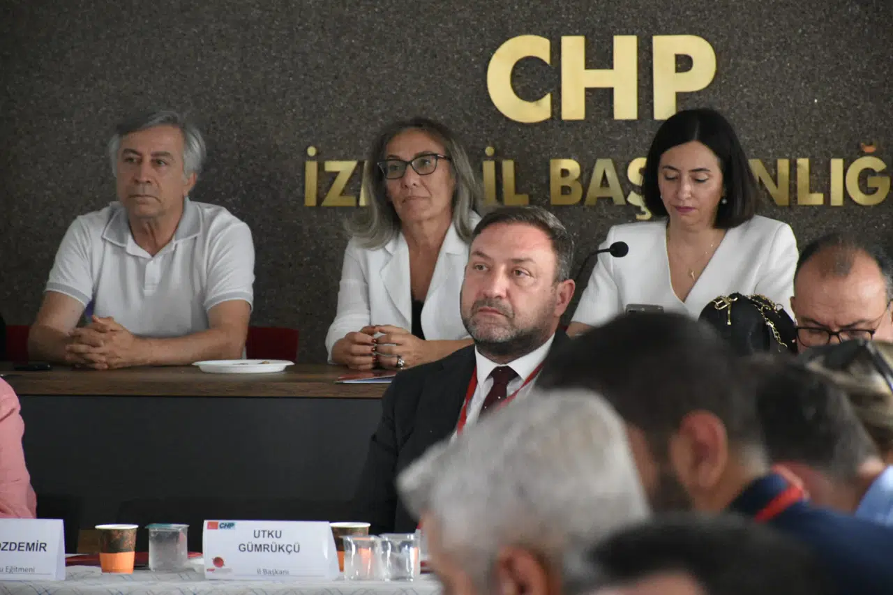 CHP Parti Okulundan İzmir’de Yönetici Eğitimi