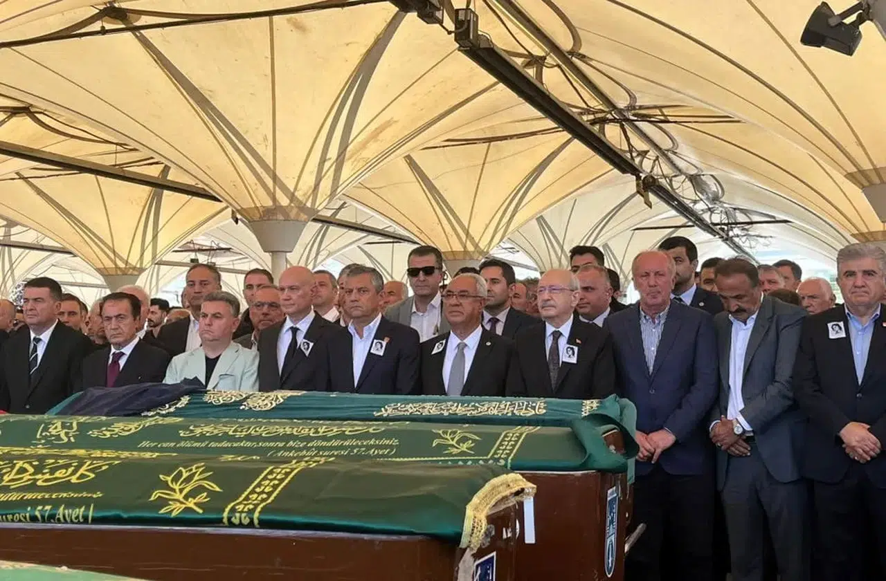 Deniz Baykal'ın eşi Olcay Baykal, Ankara'da son yolculuğuna uğurlandı