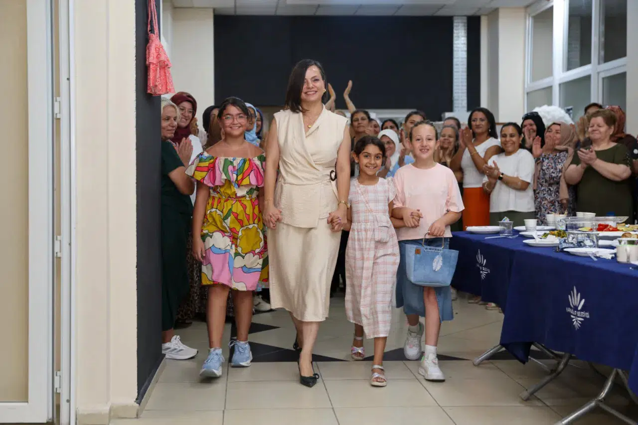 Kadınlardan Tekstil Akademi ile üretim yolculuğuna: Başkan Kınay'dan destek mesajı