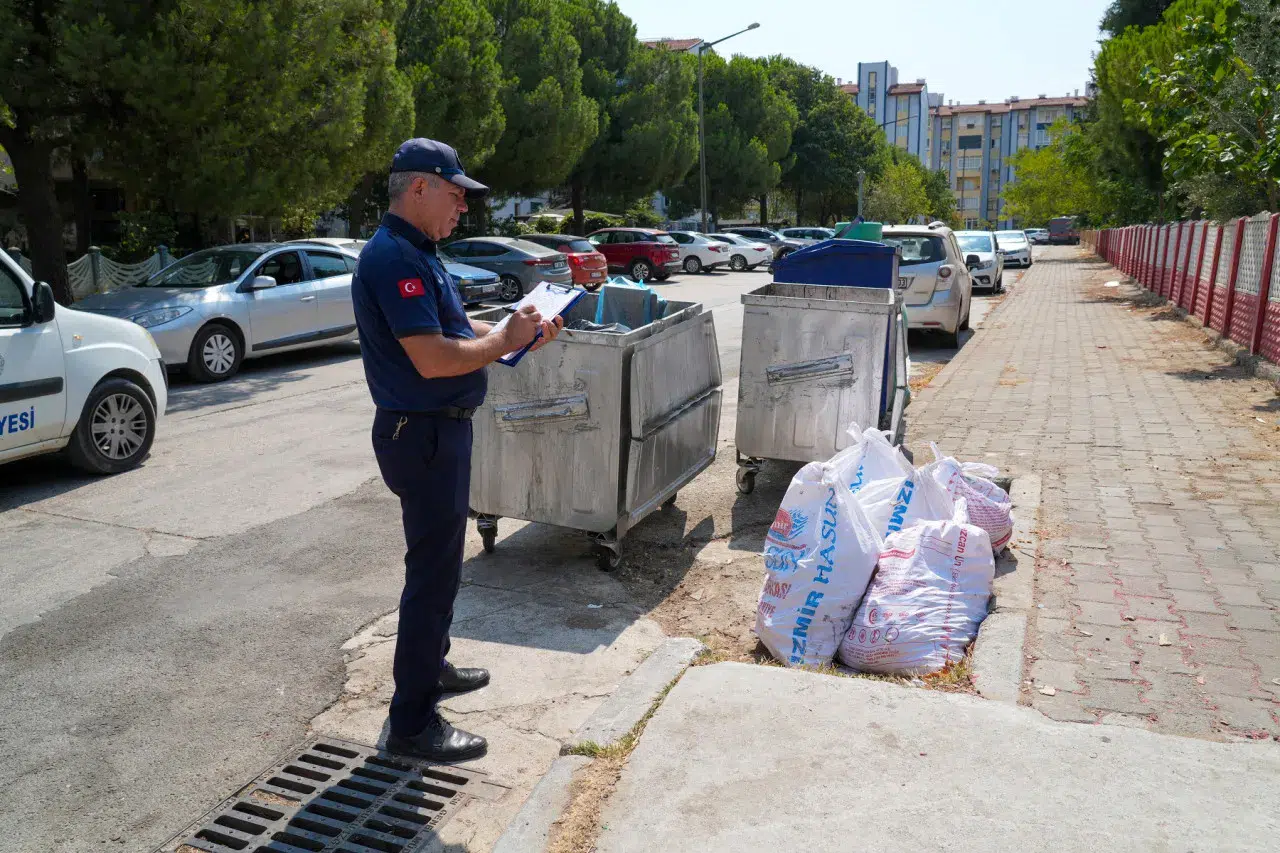 Kaçak moloz dökümü yapanlara ve çevreye mobilya atanlara 413 bin 631 TL ceza
