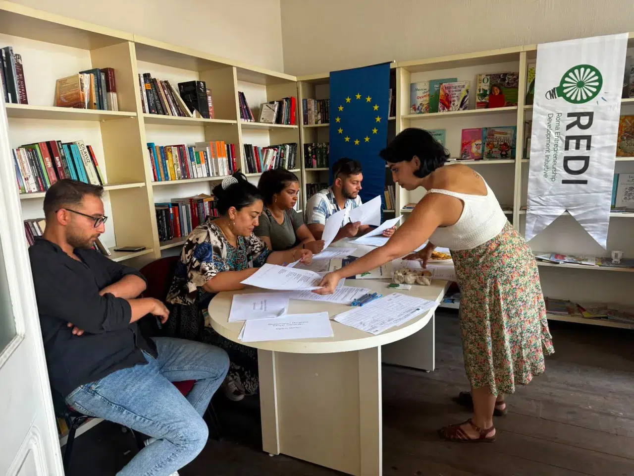 Konak’ta Roman gençlere CV ve kariyer yönetimi eğitimi