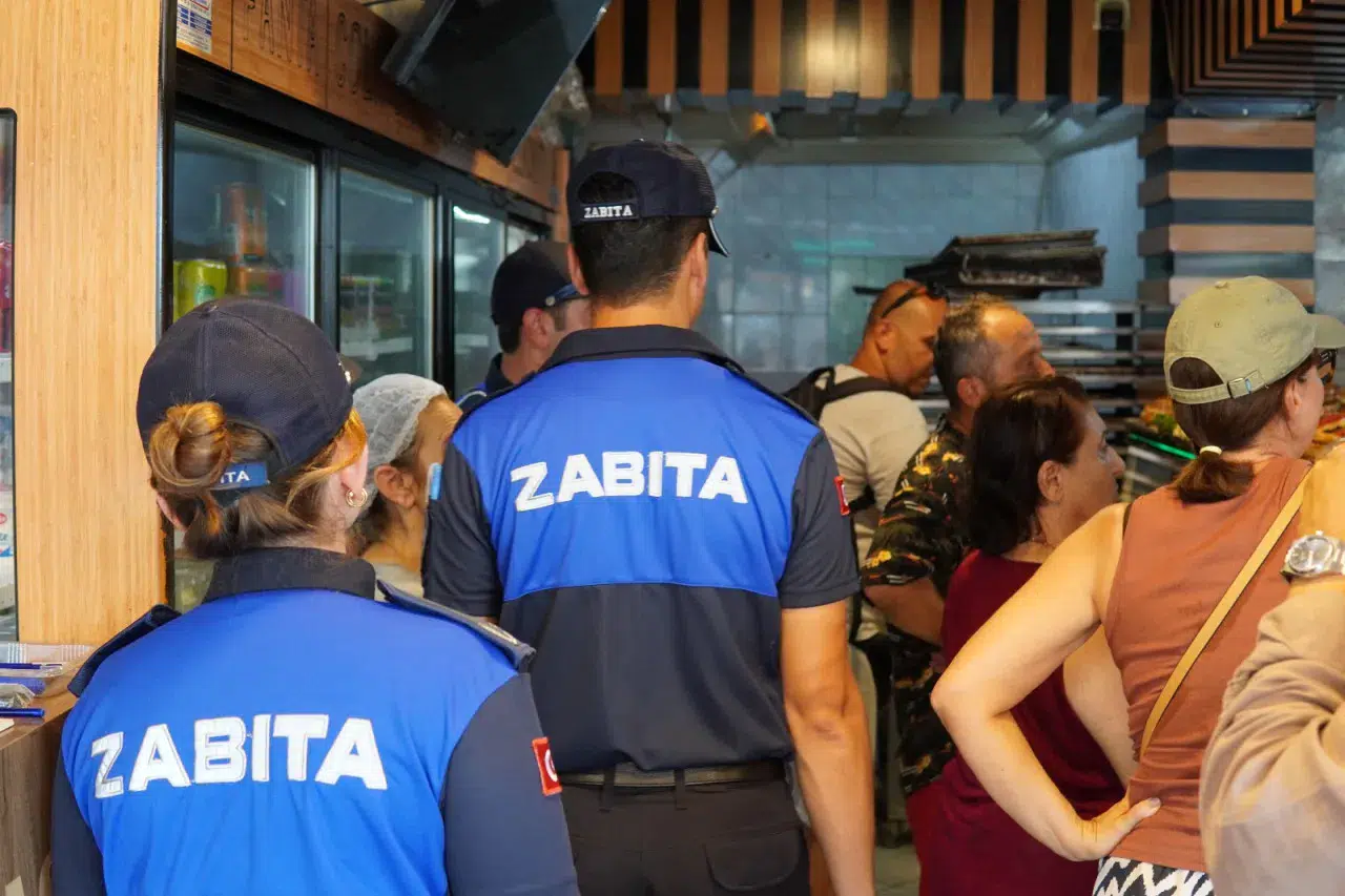 Güzelbahçe Belediye Zabıtasından Gıda İşletmelerine kapsamlı denetim