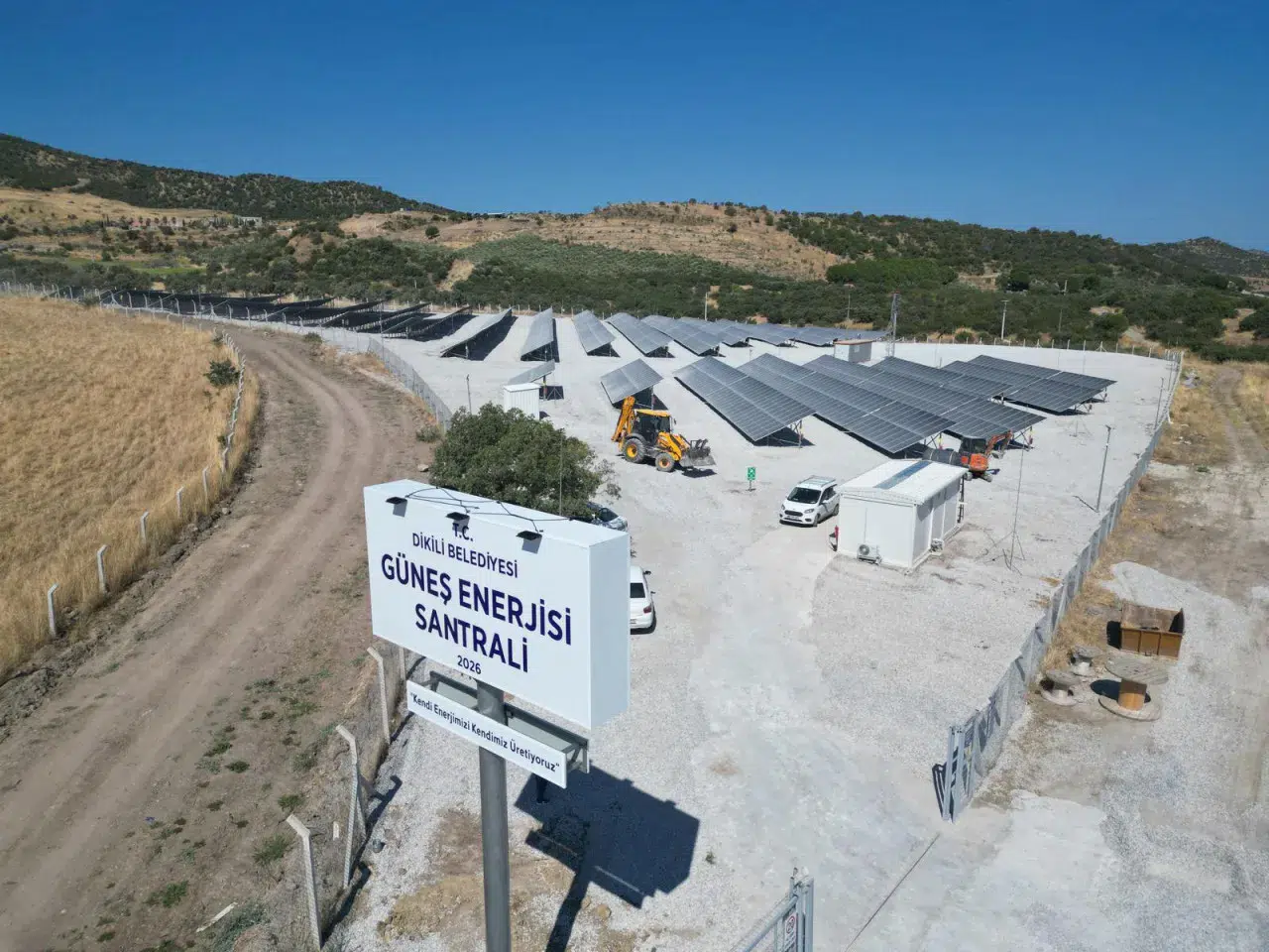 Dikili’nin Güneş Enerjisi Santrali elektrik üretmeye başladı