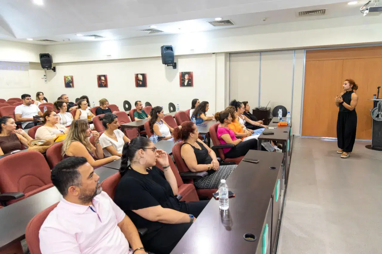 Karşıyaka Belediyesi’nden personele ‘daha sağlıklı çalışma’ semineri