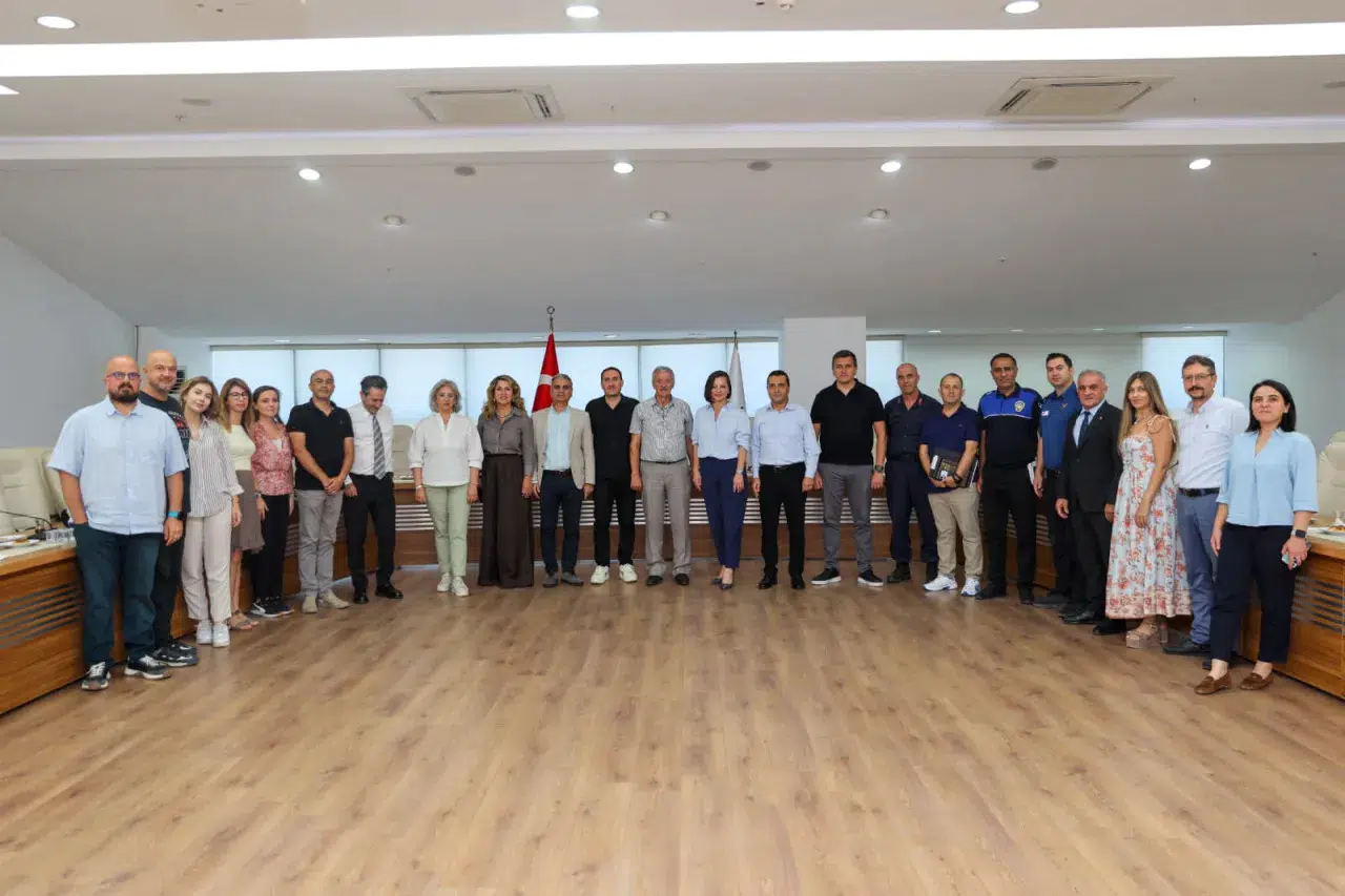 Karabağlar’ın her yıl 80 milyon lirası sahipsiz atıklara gidiyor