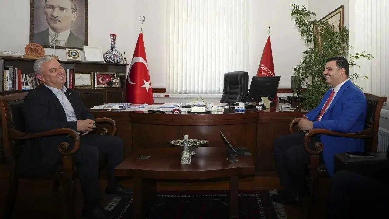 AK Parti'den Bergama Belediyesi'ne 144 milyon TL nakdi kredi desteği