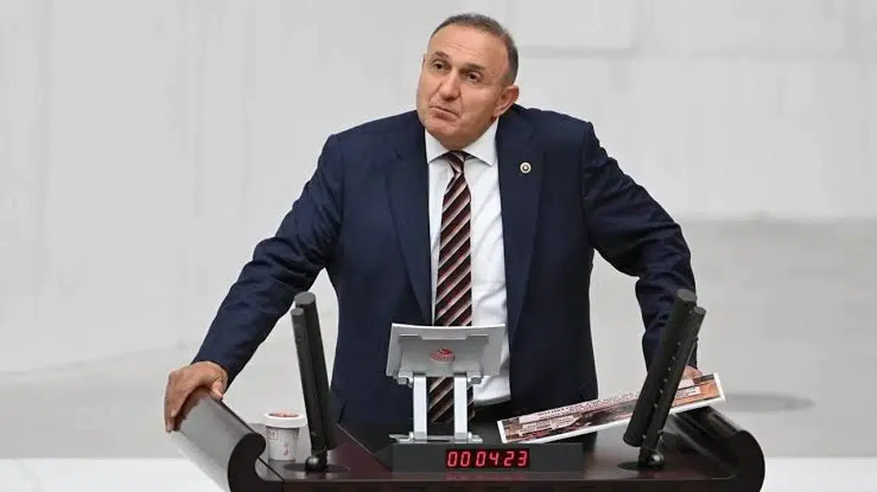 Ömer Karakaş, İYİ Parti'den istifa edip AK Parti'ye katıldı: "Parti değiştirdim, çizgimi