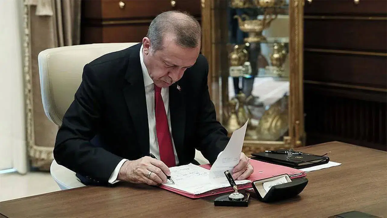 Büyükelçi ve rektör atamaları ile bakanlıklarda görev değişiklikleri gerçekleşti