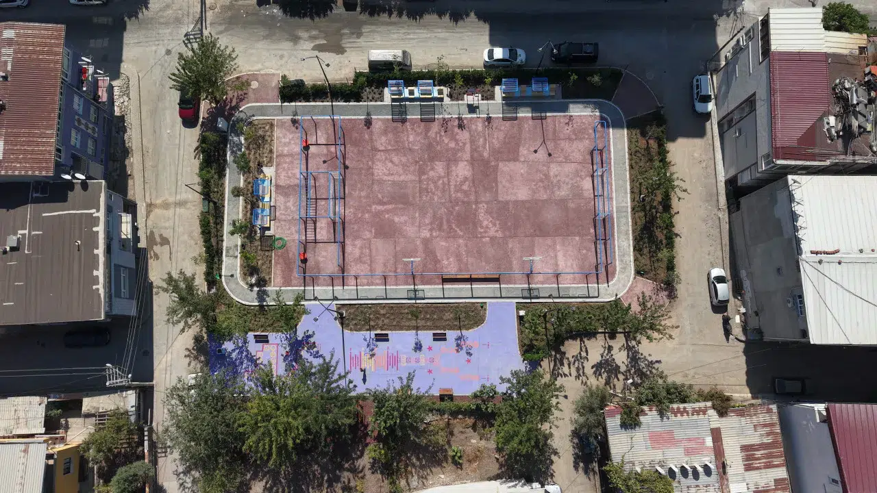 Buca’da mahalleli istedi Büyükşehir yaptı