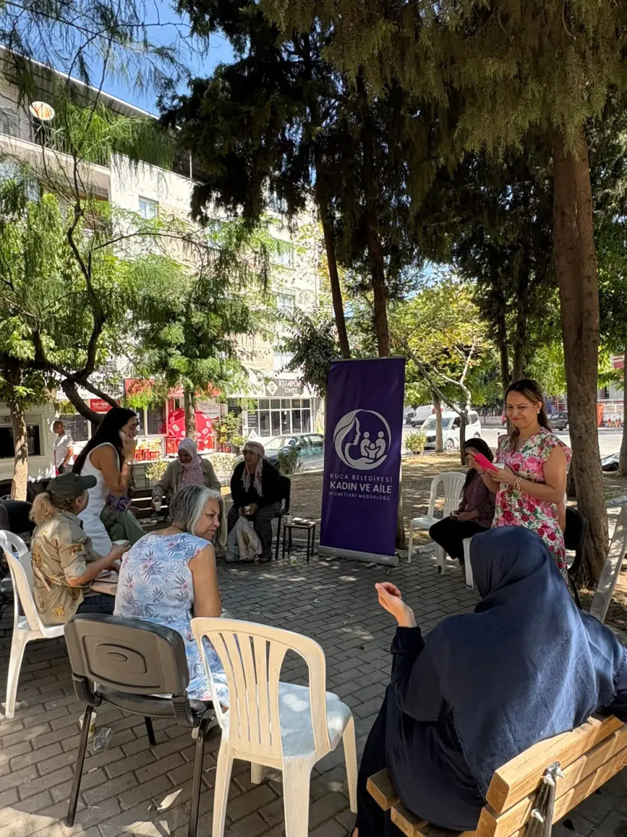 BUCA'DA KADINLAR BULUŞUYOR DAYANIŞMA GÜÇLENİYOR
