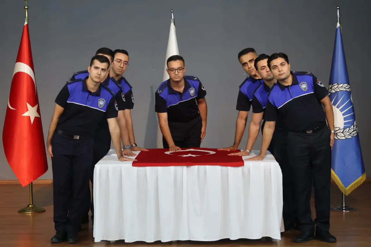 Karabağlar Belediyesi Zabıtasında aday memurlar asil devlet memuru oldu
