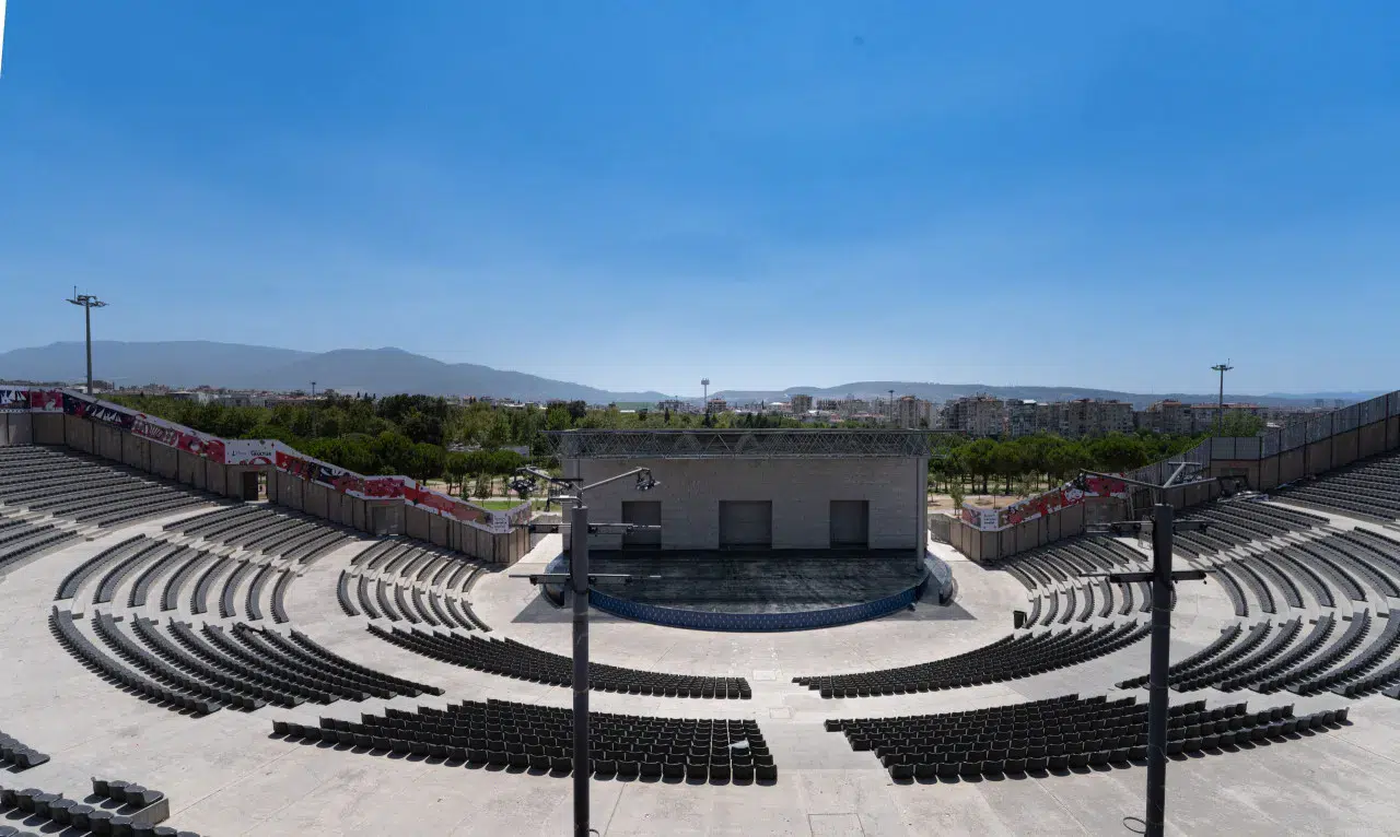 İzmir’in gözde kültür sanat merkezine estetik dokunuş
