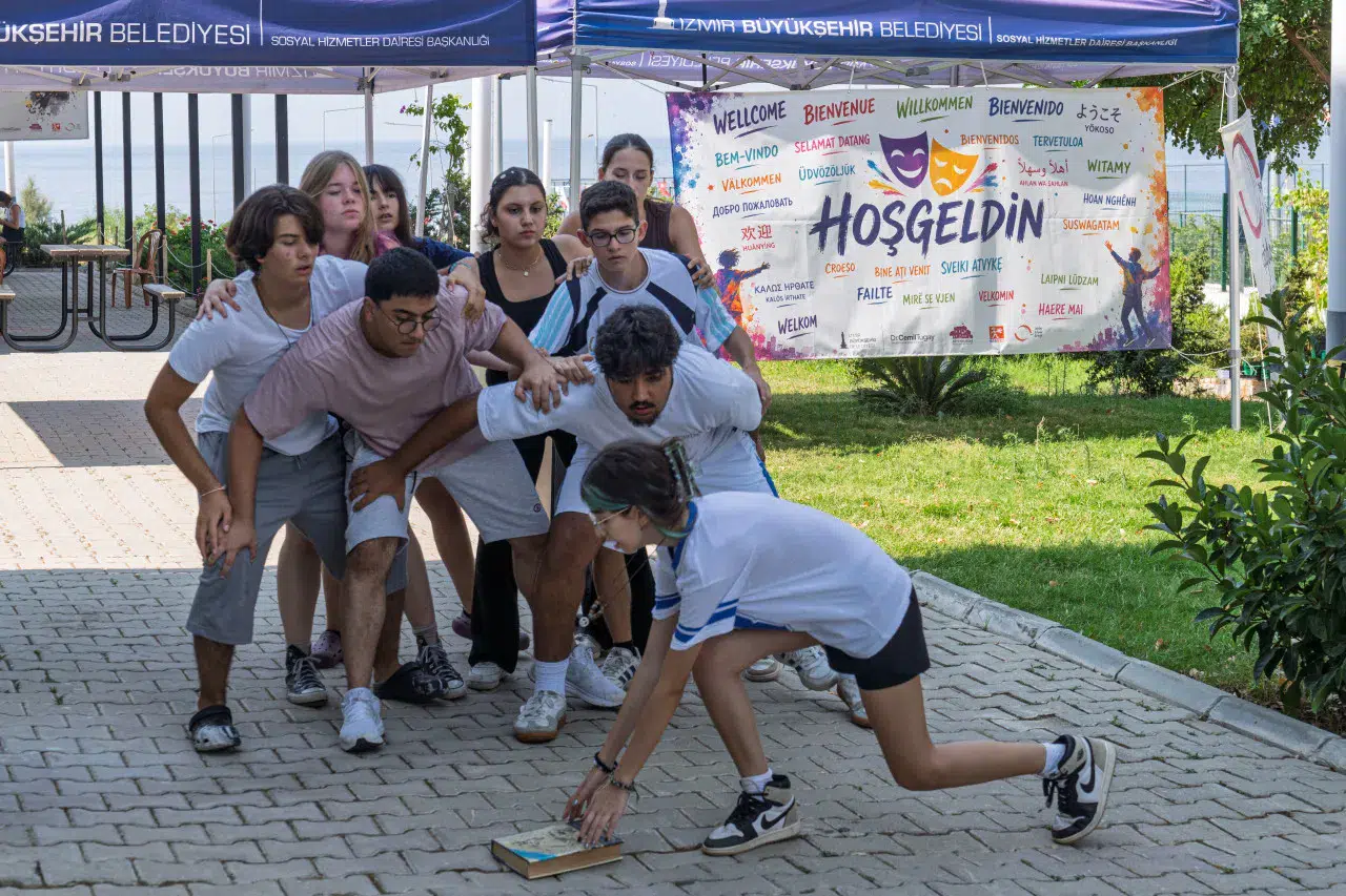 İzmir’de Avrupa Drama Buluşması: Gençler ortak hikâyeler yazıyor