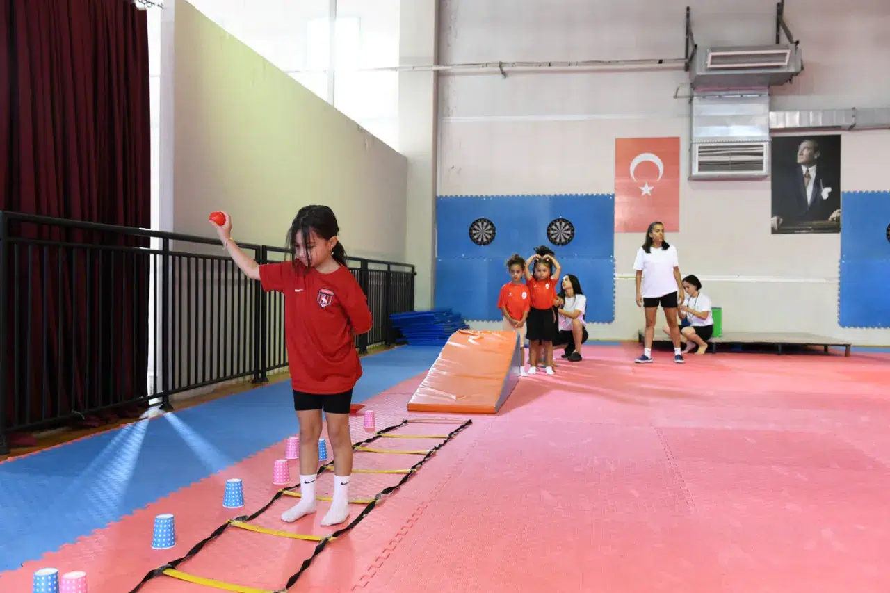 Çiğli’de Yaz Sporla Dolu Geçti: 1.747 Kişi Yaz Okullarından Faydalandı