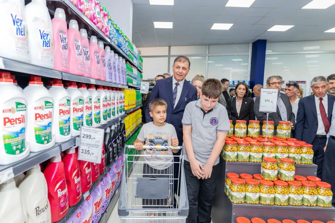 Başkan Tugay: Halkın zincir marketi şube açıyor