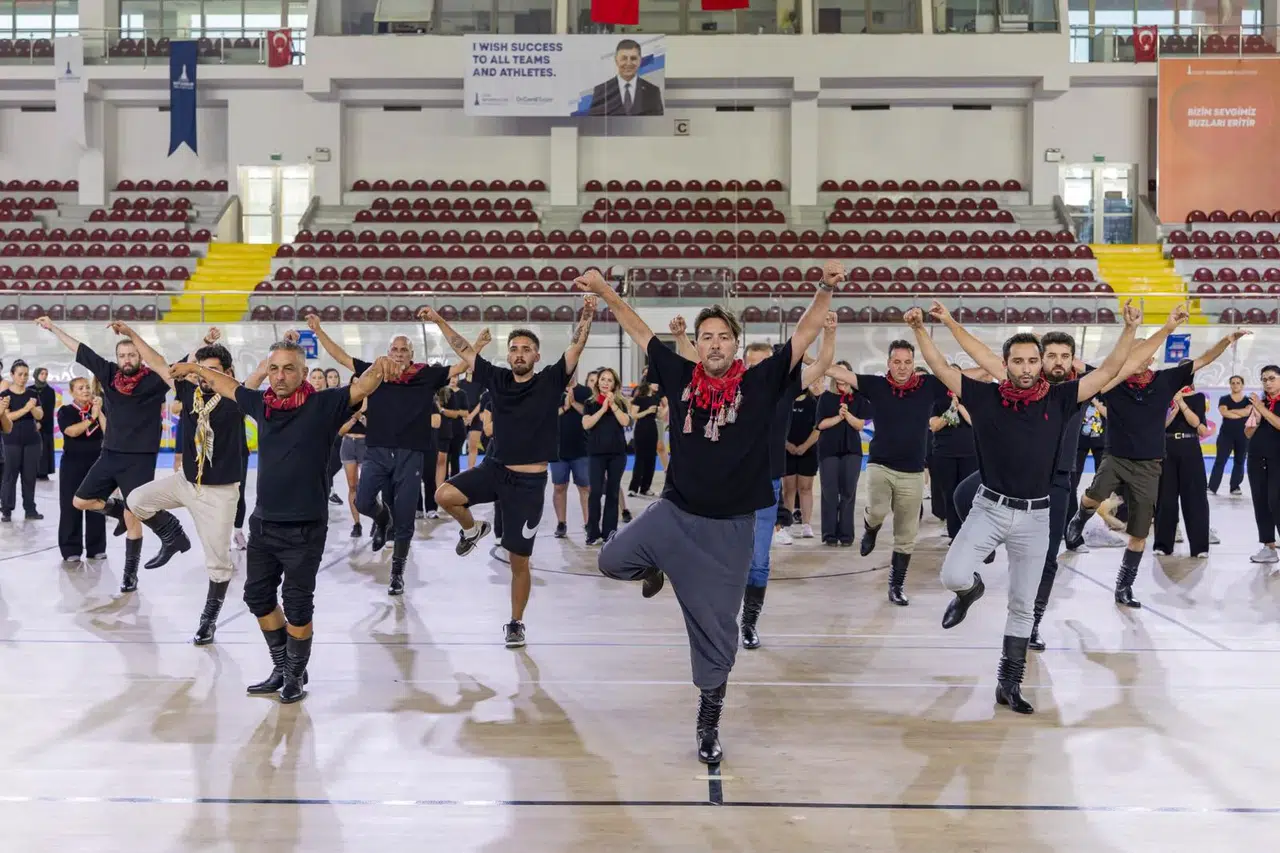 İzmir’de zeybek bilmeyen kalmayacak