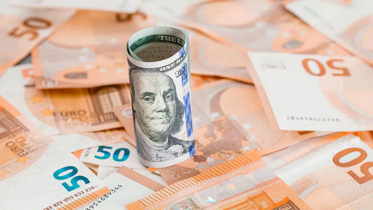 Dolar ve Euro İstanbul Serbest Piyasada Yükselişle Güne Başladı