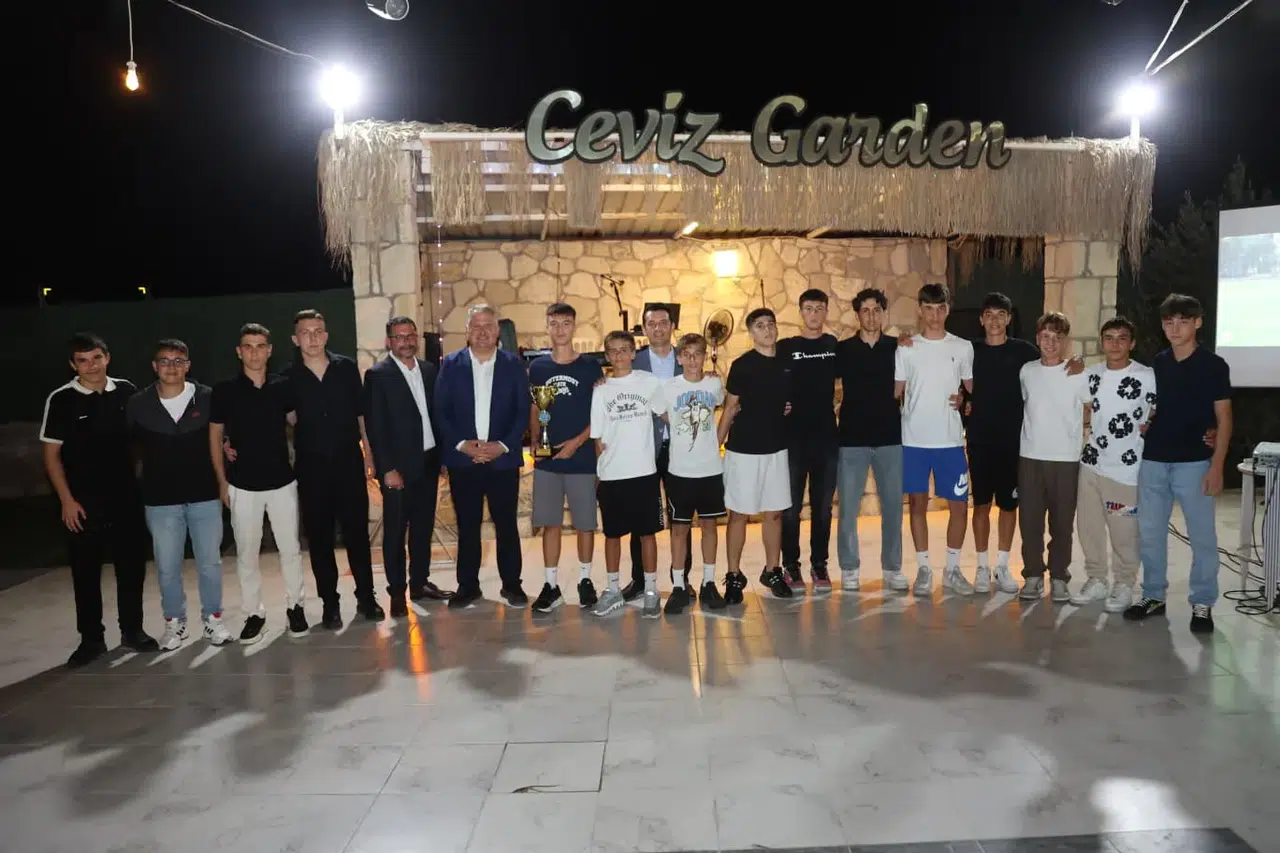 Urla Belediyesi Spor Kulübü'nden Yeni Sezon Heyecanı: Birlik ve Dayanışma Gecesi Düzenlendi!