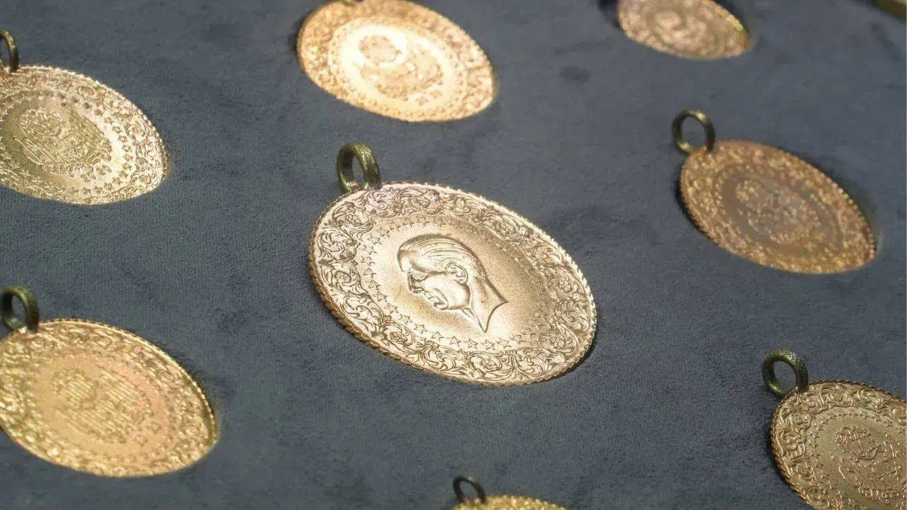 Gram altın 6 bin 860 liraya yükseldi, ons fiyatı toparlandı