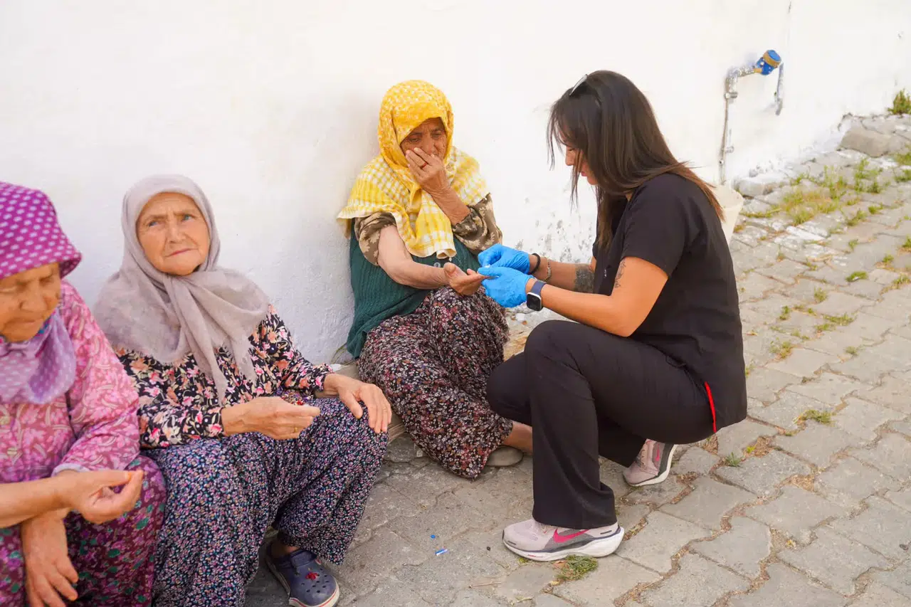 Seferihisar Belediyesi sağlık hizmetini köylere taşıyor