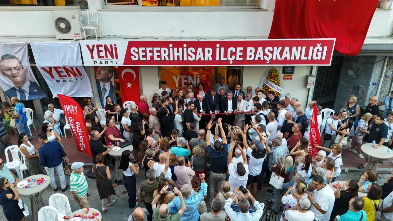 Yeni Parti Seferihisar’da İlçe Binasını Açtı: “Tek Meselemiz Türkiye’nin Geleceği”