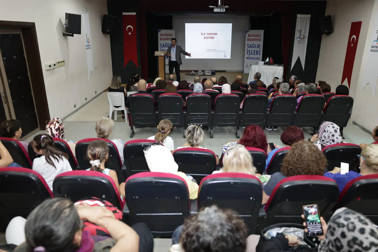 Bayraklı'da Hayatları Değiştiren İlkyardım Eğitim Programı Düzenlendi