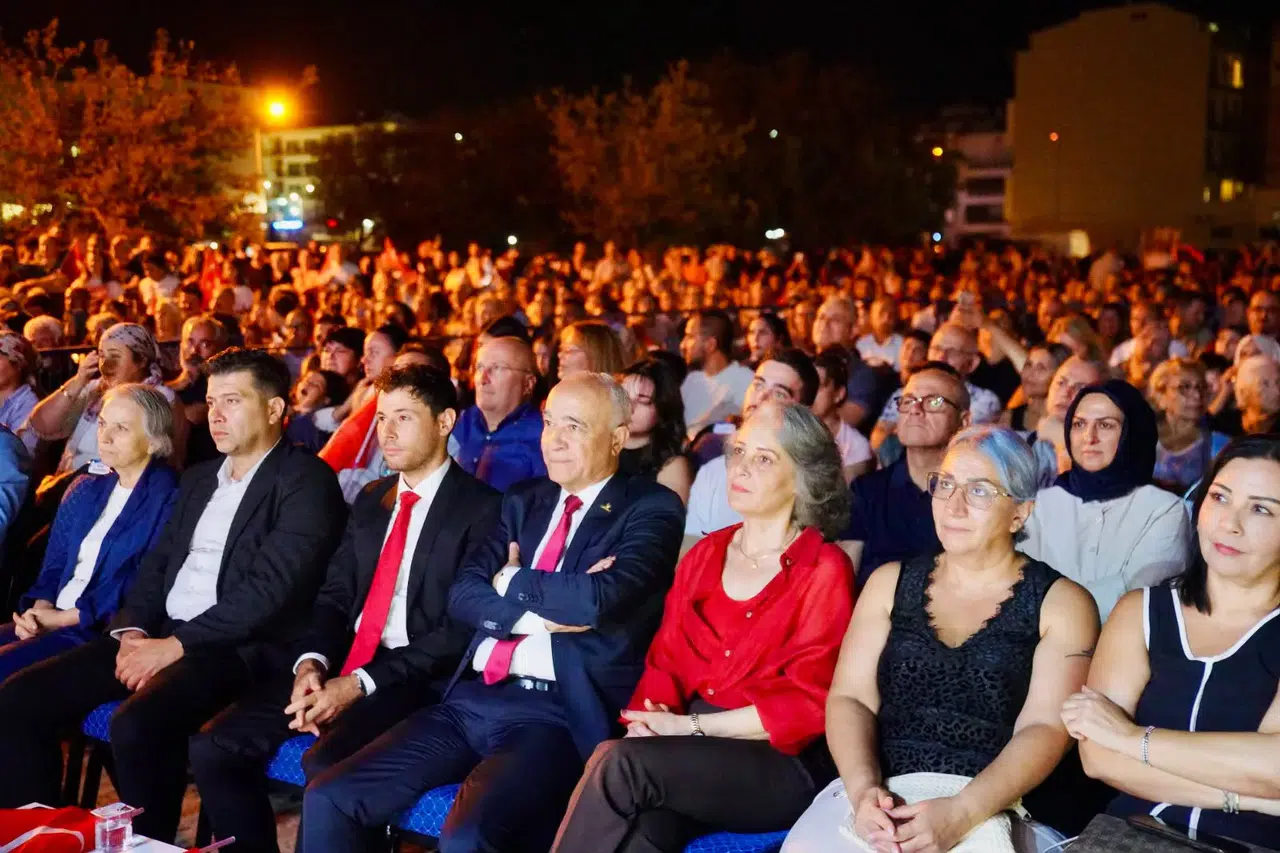 Seferihisar, Kurtuluşunun 104. Yılına Coşkulu Bir Şölenle Merhaba Dedi!