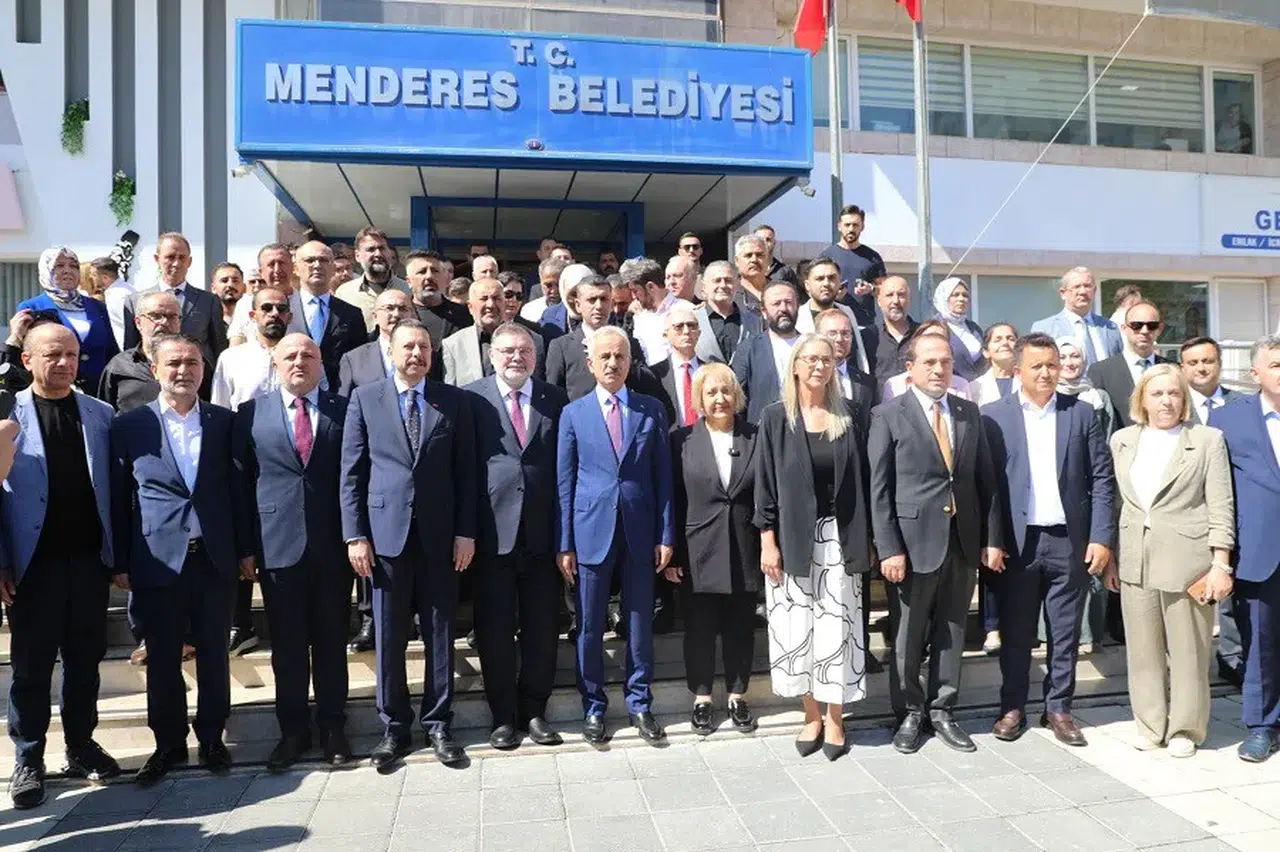 Bakan Uraloğlu’ndan Menderes’e Müjdeler Menderes- Gümüldür Karayolu Başlıyor