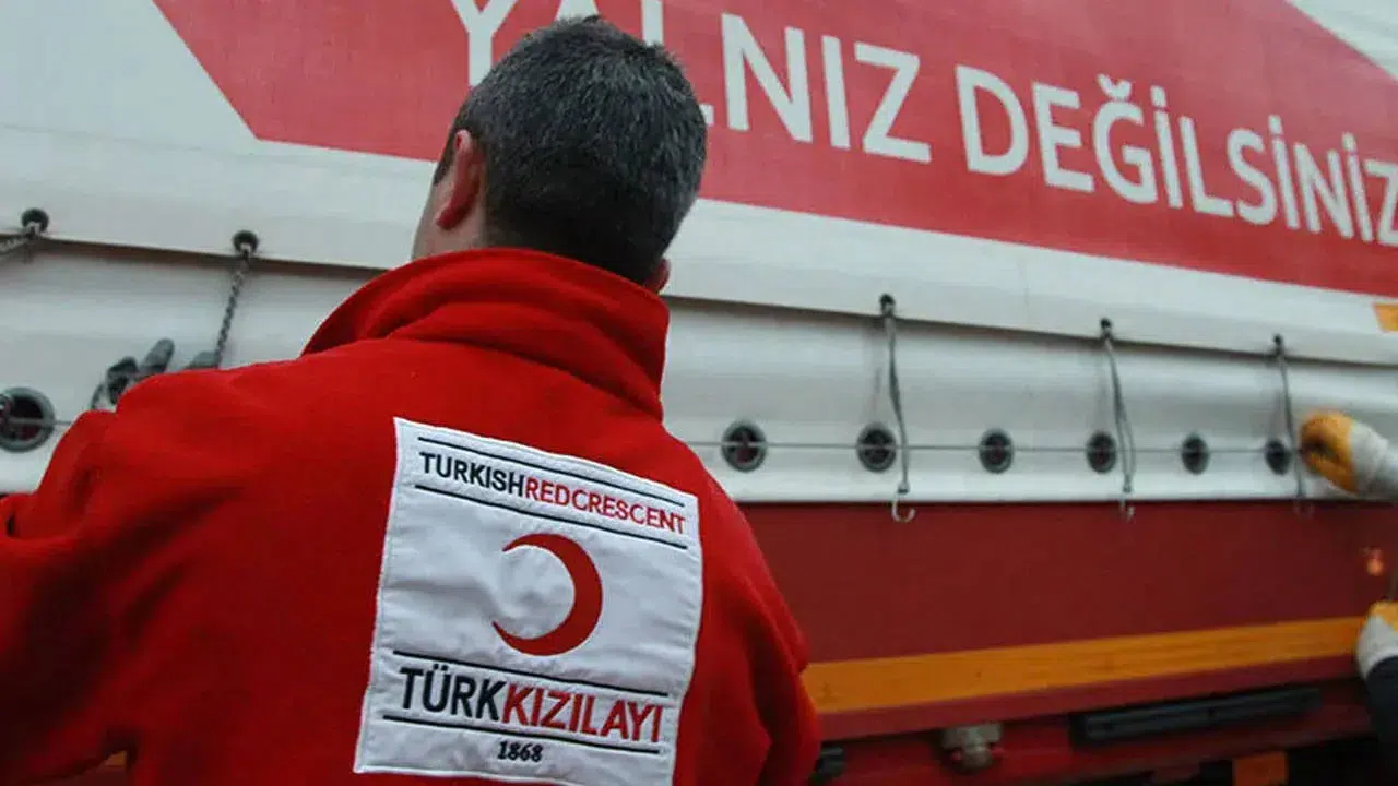 Kızılay'ın Ayvalık'taki zeytinlikleri satması şube yönetimini istifa ettirdi