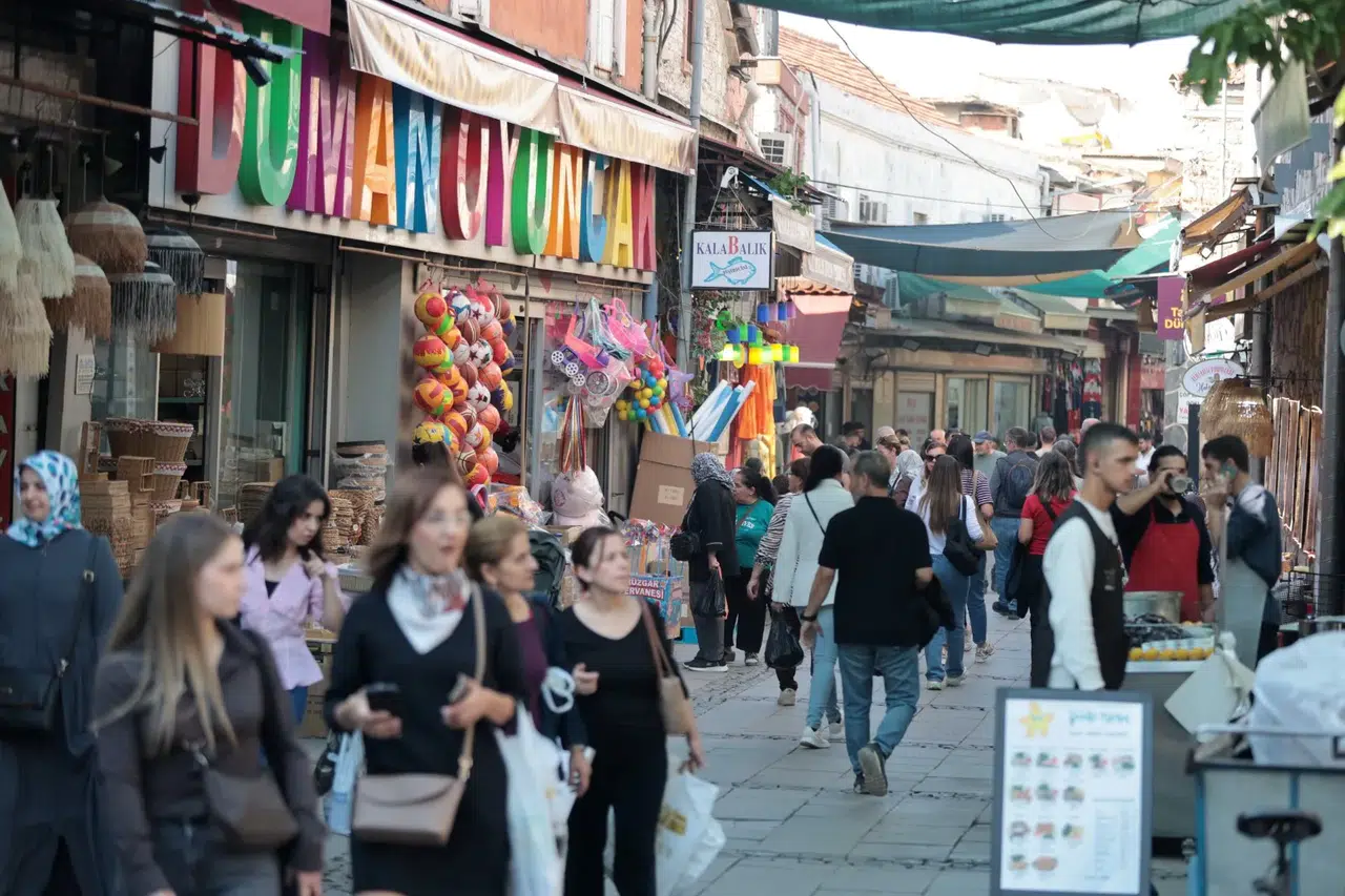 Kemeraltı Festivali esnafın yüzünü güldürdü